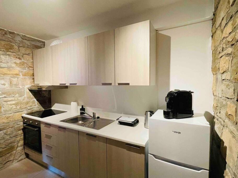 Santomas Apartments Smarje  Exterior photo